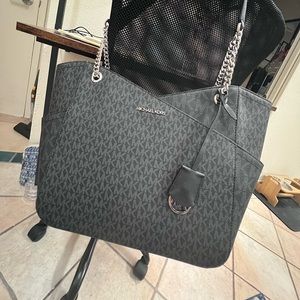 Black Michael Kors Shoulder Tote